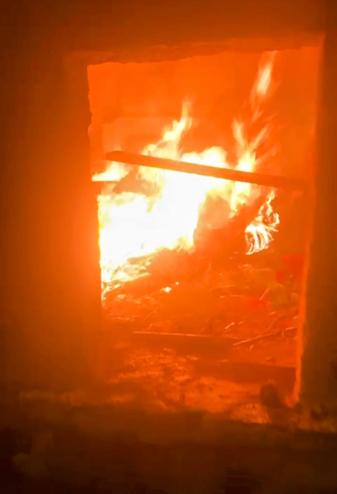 Muğla'da Ev Alevlere Teslim Oldu