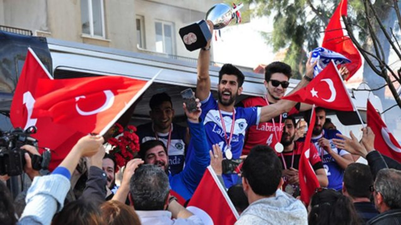 Lig fatihleri coşkuyla karşılandı