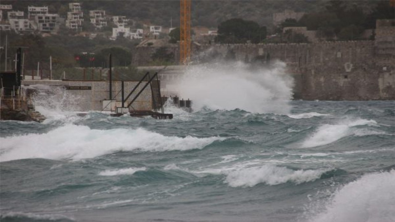 Bodrum'da  fırtına