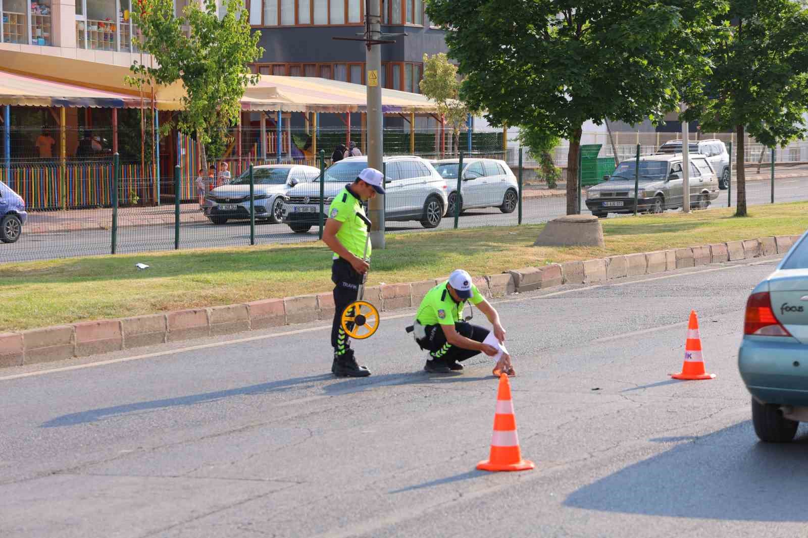 Otomobilin Çarptığı Sümeyye Yakar Hayatını Kaybetti
