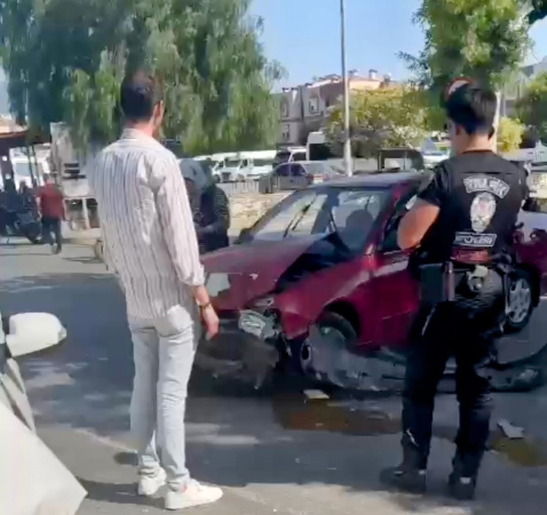 Muğla’da Korkutan Kaza, Yol Trafiğe Kapandı