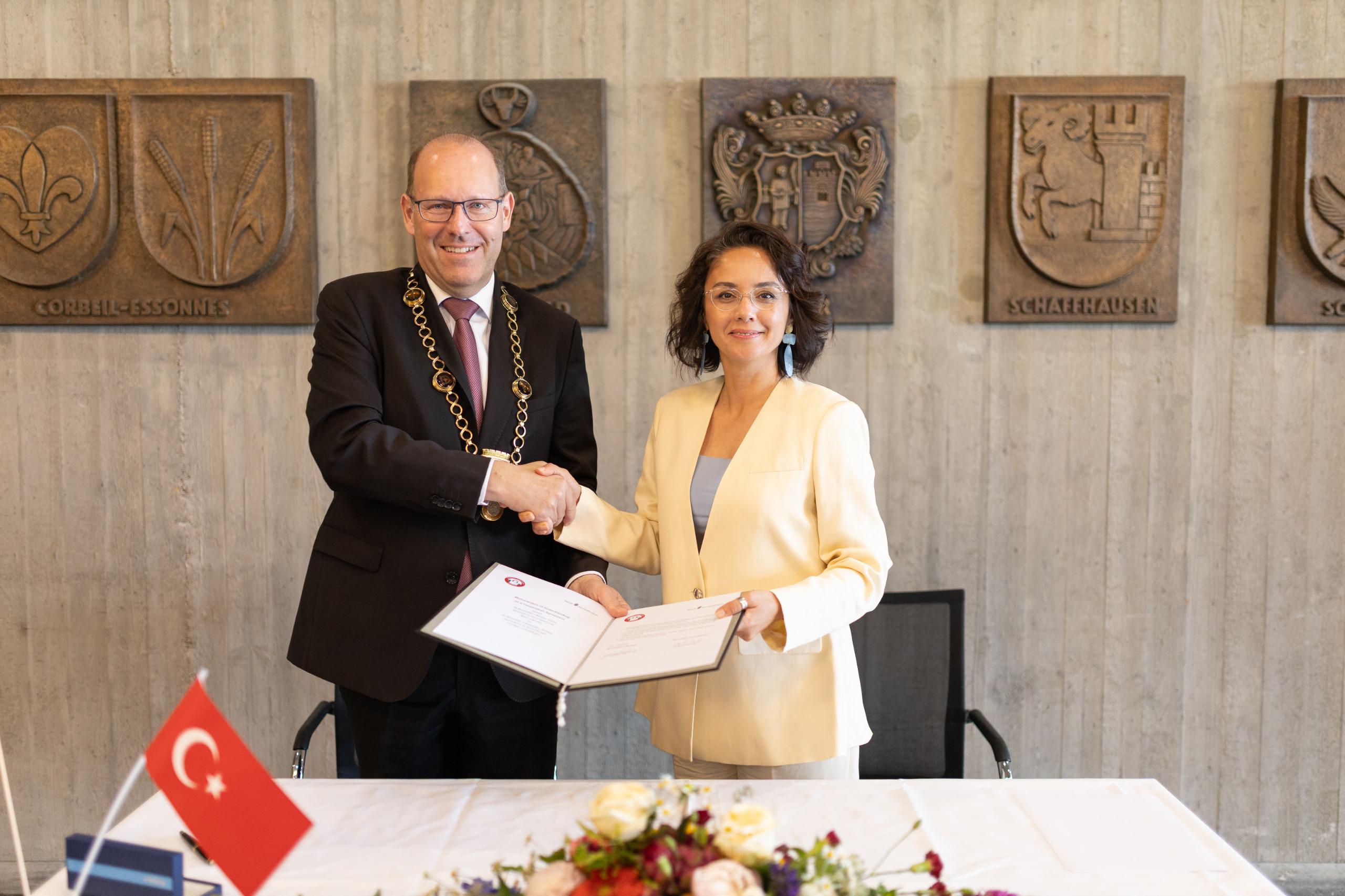 Menteşe ve Sindelfingen El Sıkıştı: Uluslararası Protokol İmzalandı