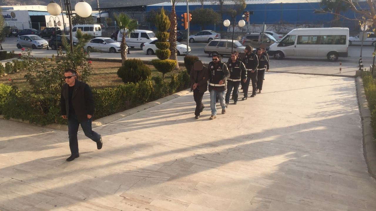 Milas'ta FETÖ zanlılarına tutuklama