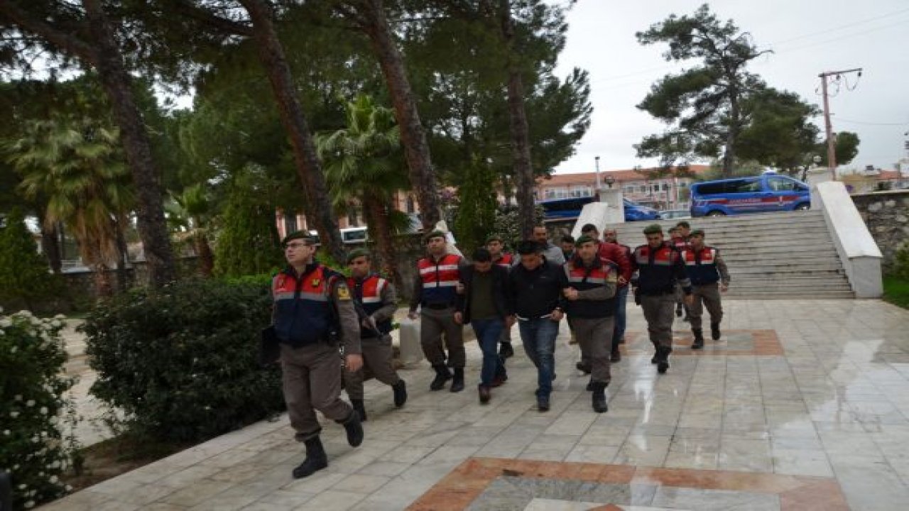 İzinsiz kazıda 5 kişi suçüstü yakalandı