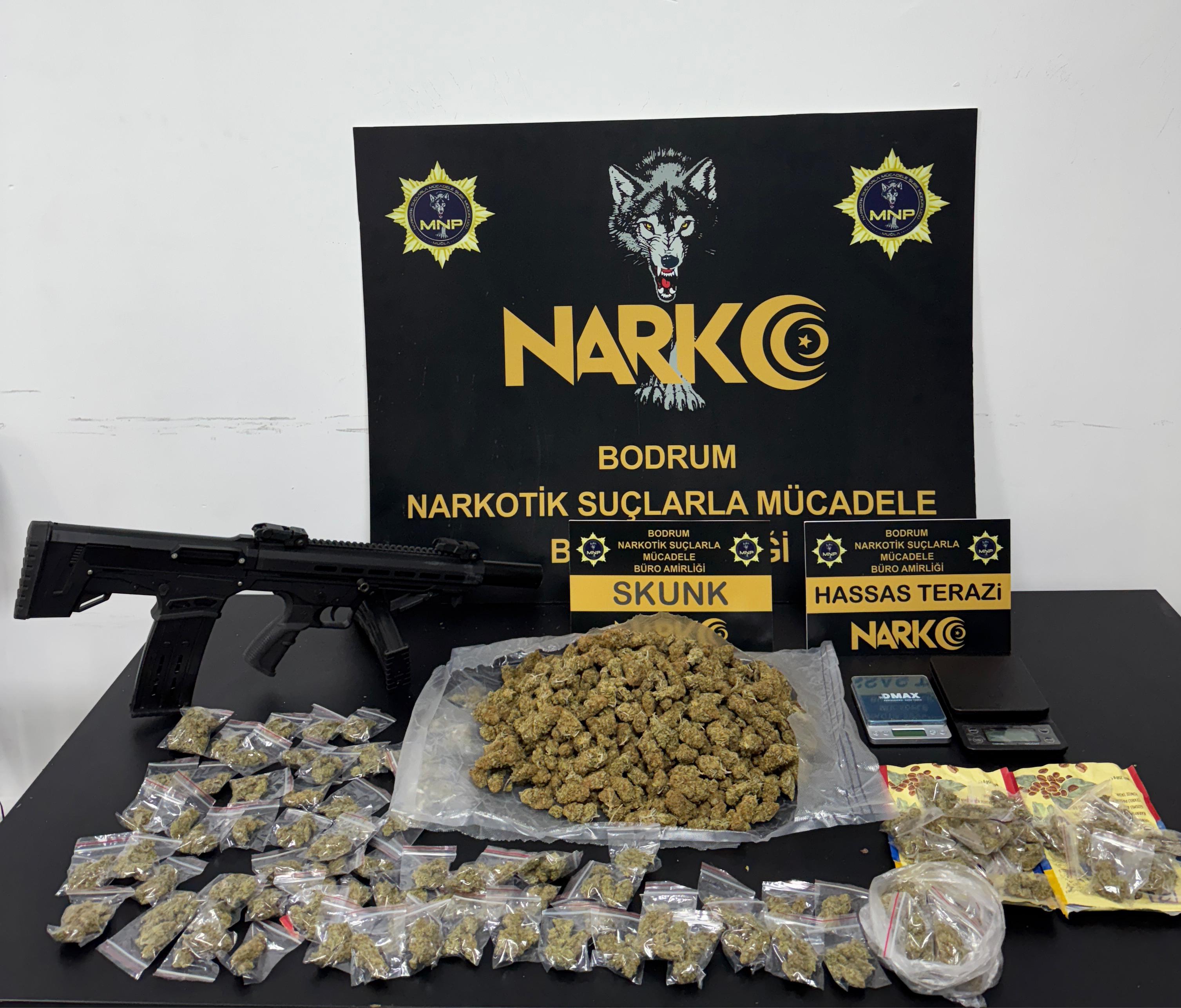 Bodrum’da Yasaklı Madde Operasyonu: 3 Kişi Tutuklandı