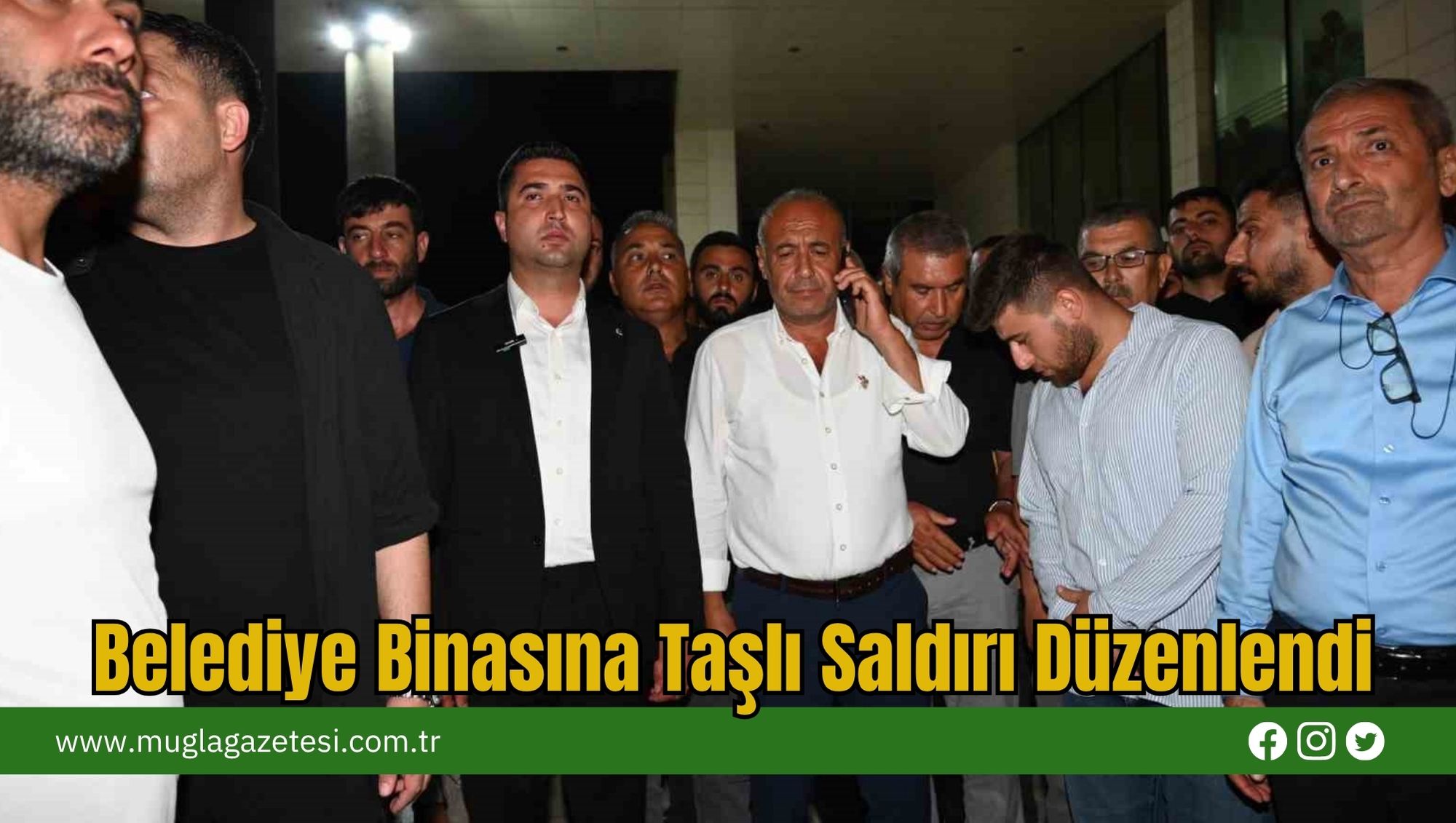 Belediye Binasına Taşlı Saldırı Düzenlendi
