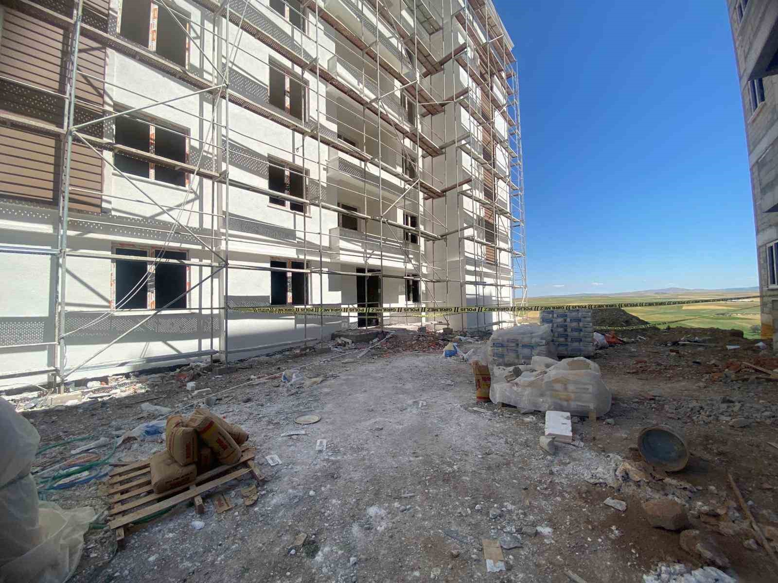 İlk İş Günüydü! İnşaattan Düşen İşçi Yaşamını Yitirdi