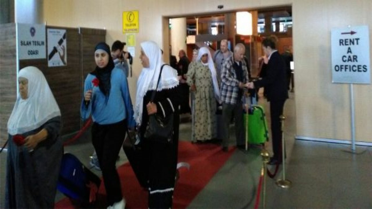 İlk turist uçağı İsrail’den