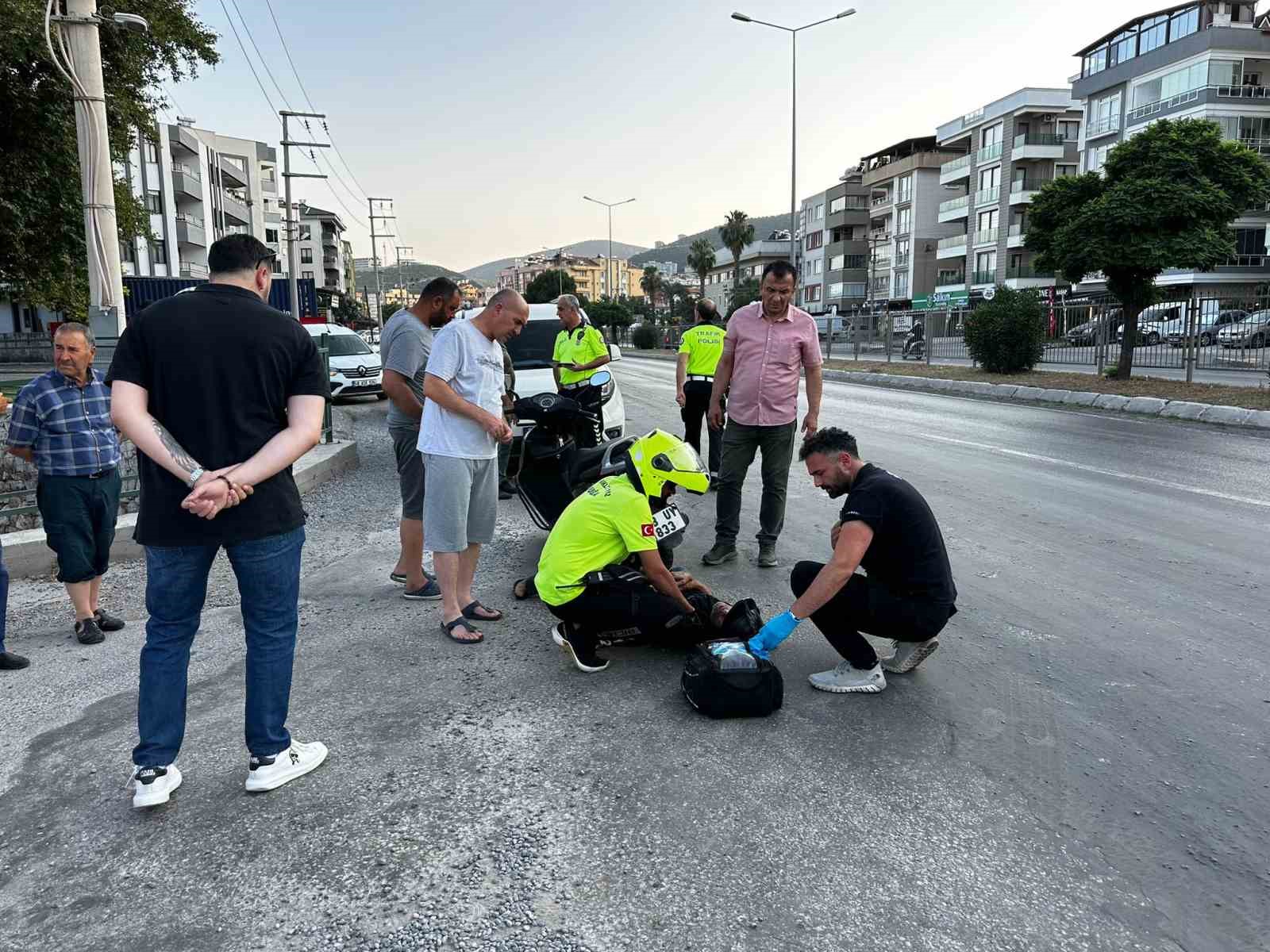 Muğla'da Trafik Kazası! Motosiklet Sürücüsü Yola Savruldu