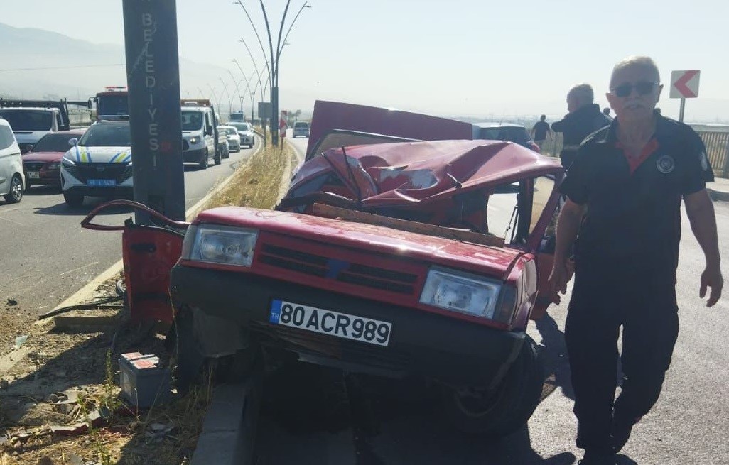 Refüje Çarpan Otomobil Takla Attı: 20 Yaşındaki Sürücü Yaşamını Yitirdi