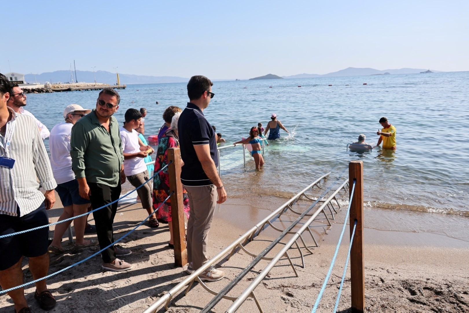 Bodrum Turgutreis Halk Plajına Özel Gereksinimli Bireyler İçin Raylı Sistem Kuruldu