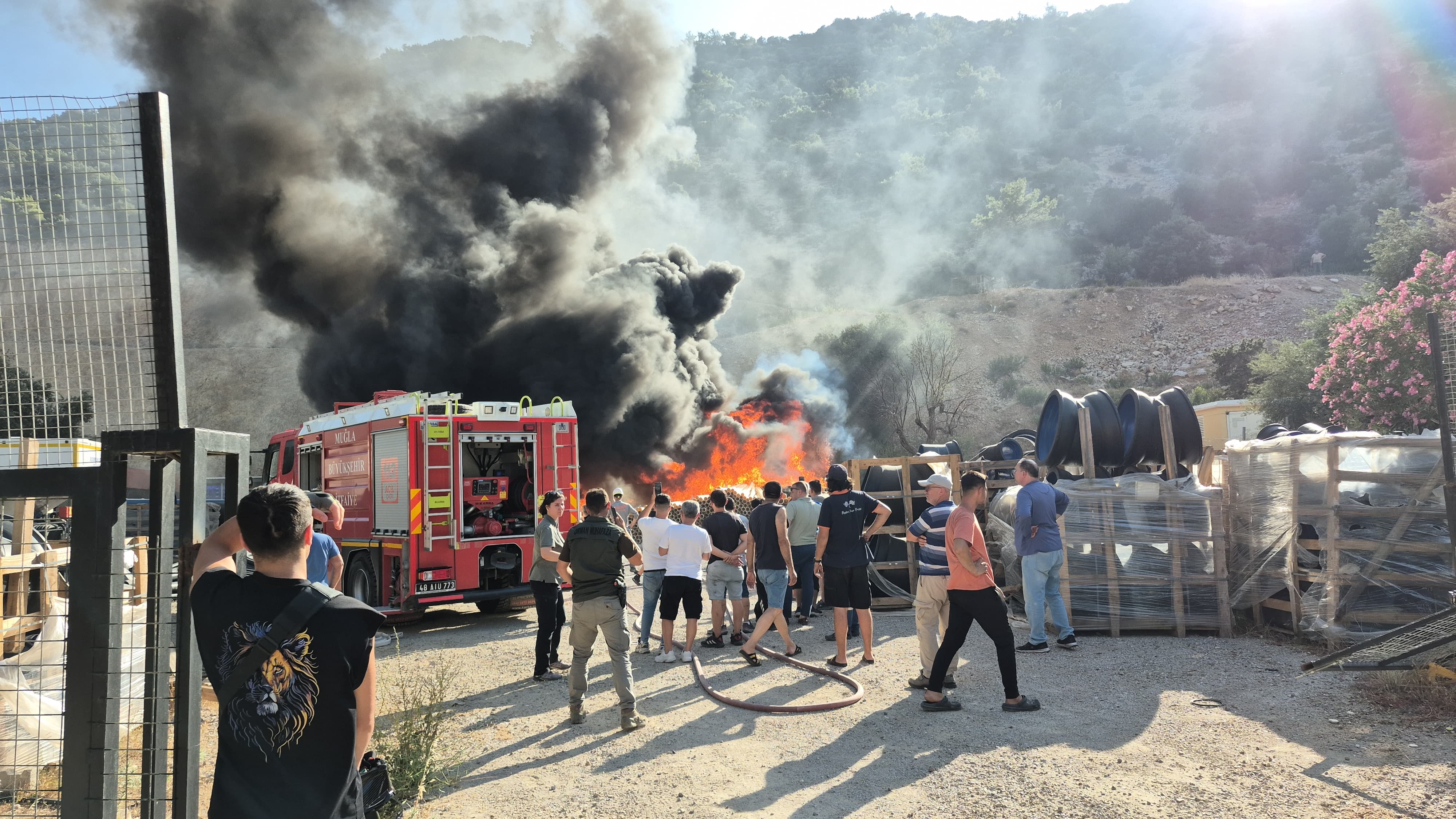 Bodrum'da MUSKİ'nin Boruları Yandı