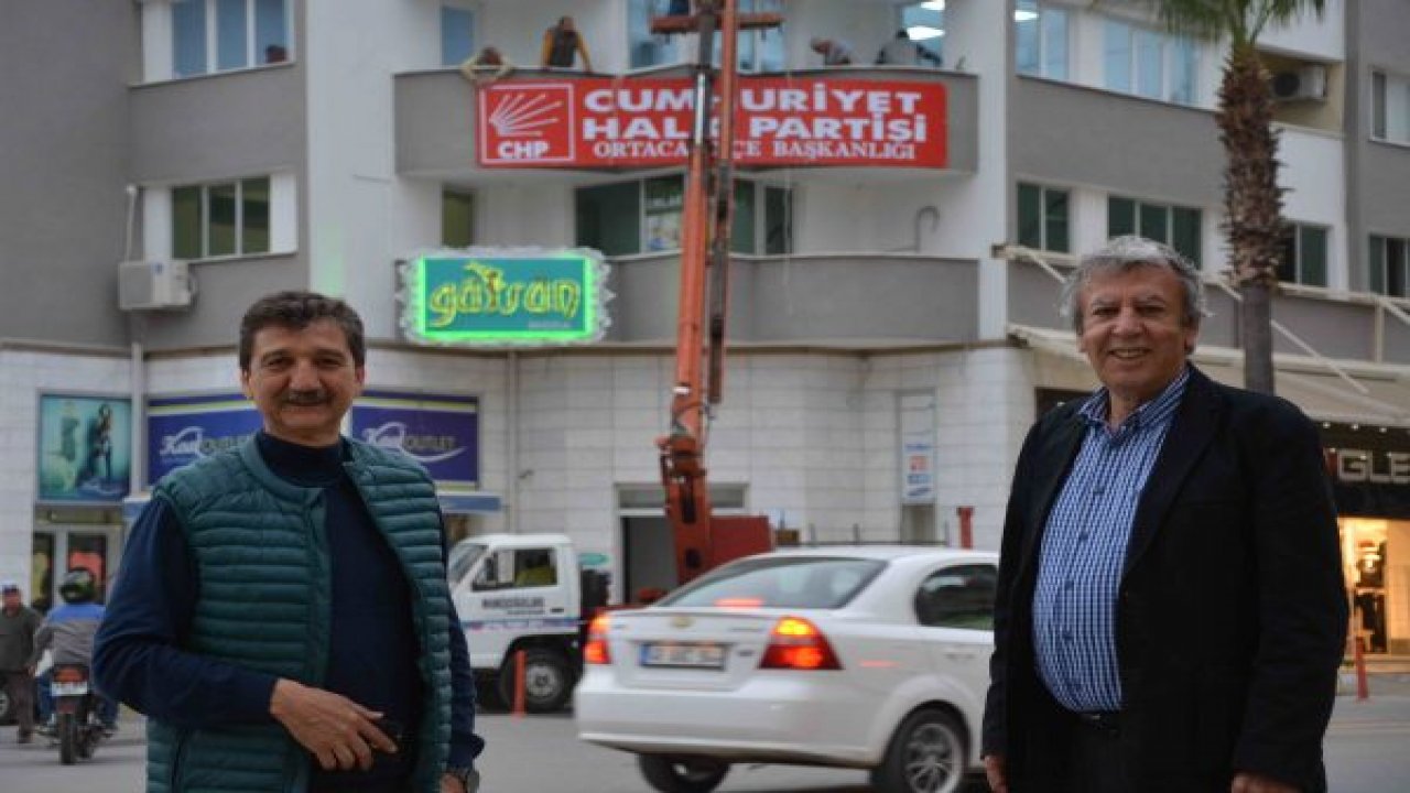 CHP yeni binasına tabelasını astı