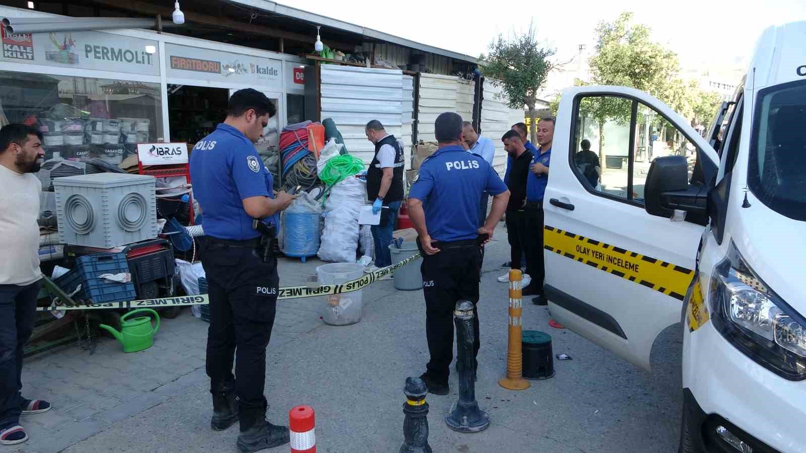 Esnaf Kardeşlerin Silahlı Saldırısına Uğradı