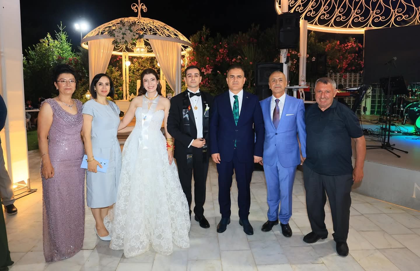 Vali Akbıyık ve Eşi Düğün Törenine Katıldı