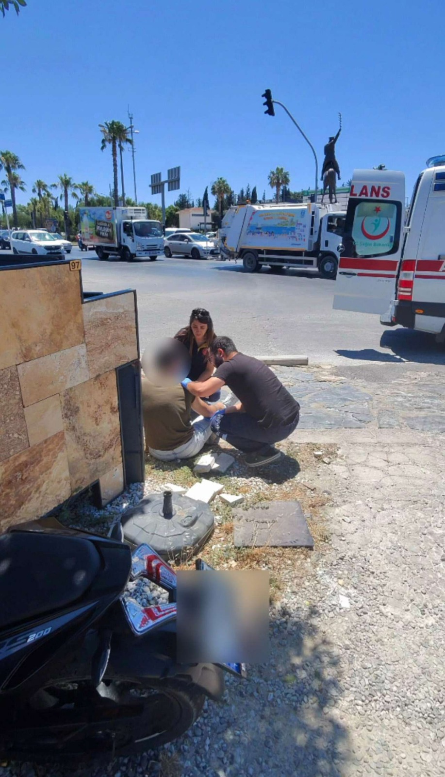 Bodrum’da Motosikletliye Çarpıp Kaçan Sürücü Aranıyor: Yaralı Hastaneye Kaldırıldı