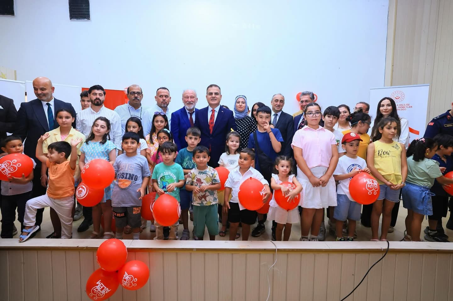 Muğla Valisi İdris Akbıyık, Koruyucu Ailelerle Yatağan’da Bir Araya Geldi