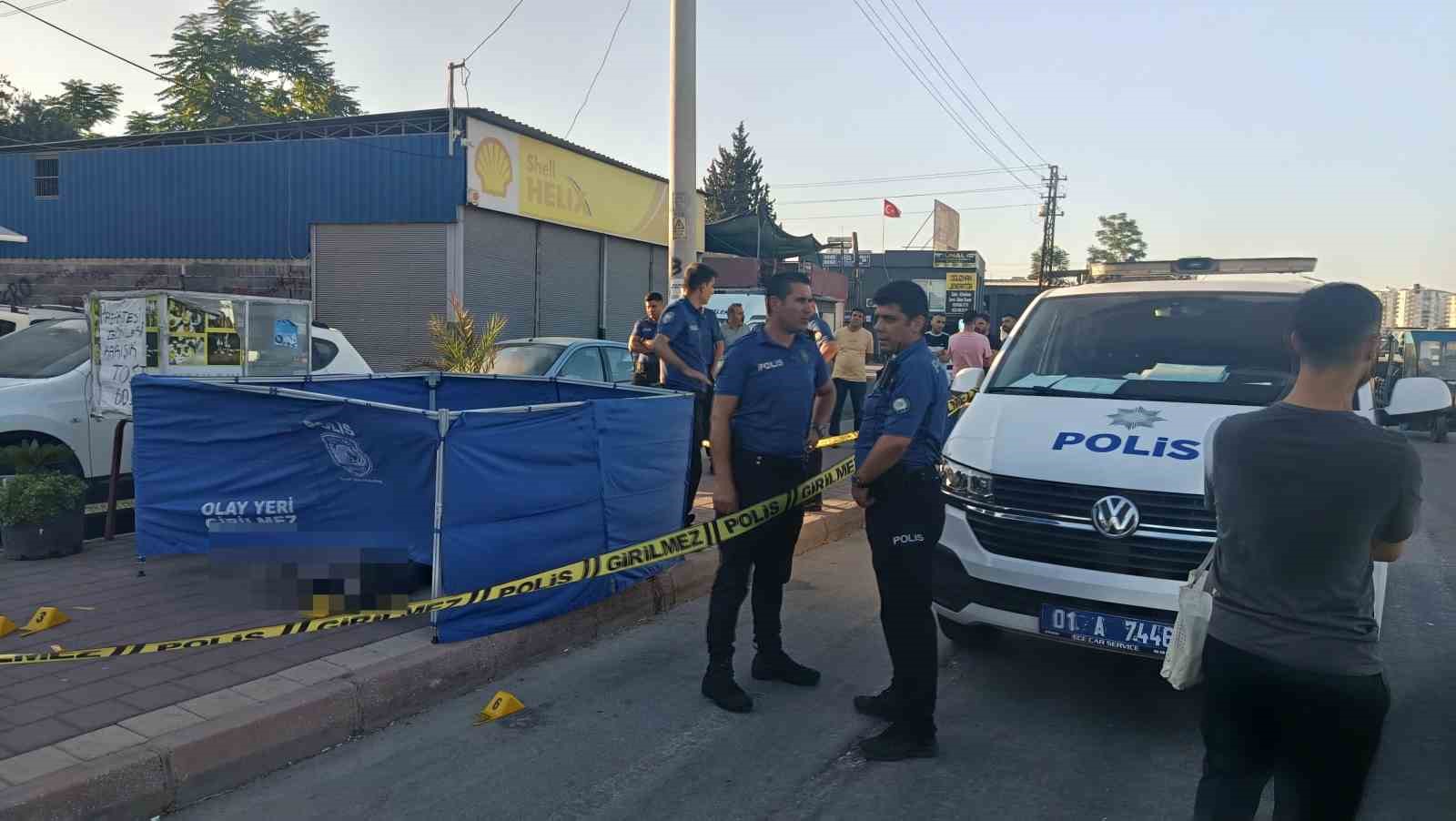 Eski Eşinin Peşini Bırakmadı: Kadını Yaraladı, Sonra İntihar Etti