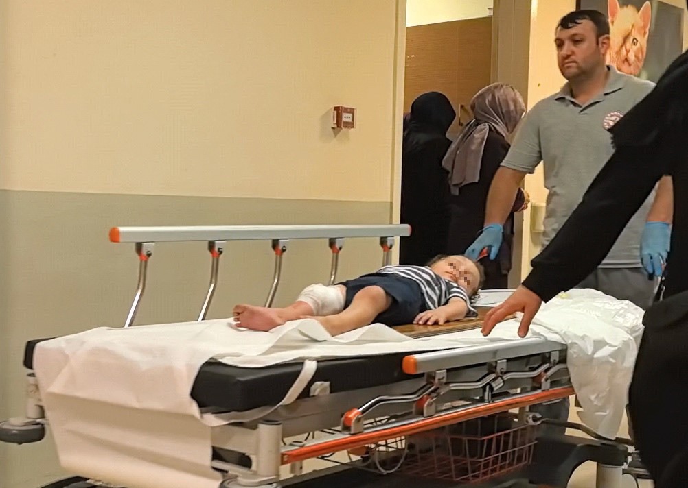 2 Yaşındaki Çocuk 3. Kattan Düştü: Ağır Yaralı