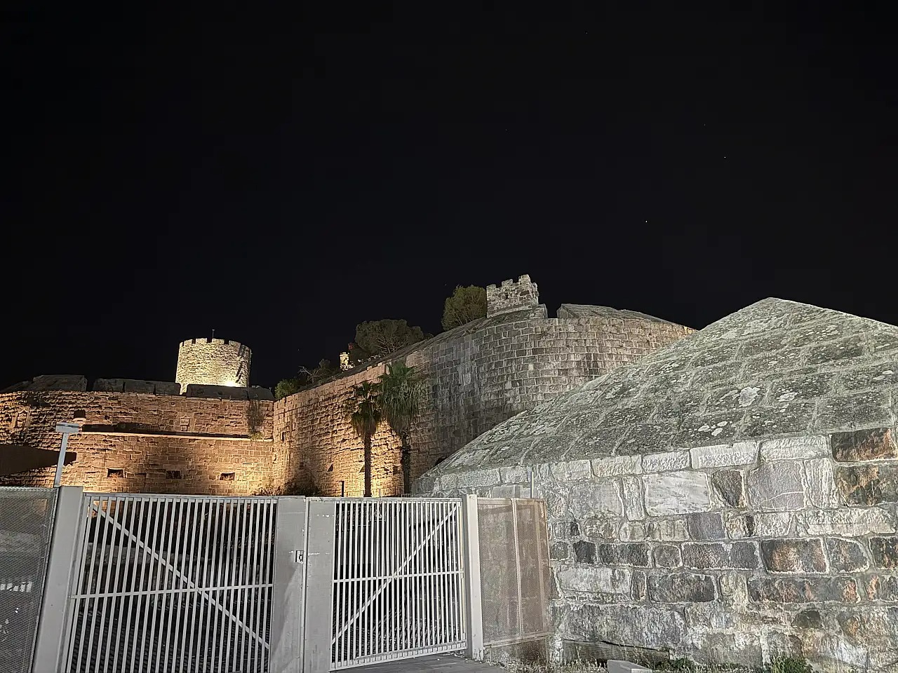Bodrum Kalesinde Feci Kaza! 25 Metre Yükseklikten Düştü!