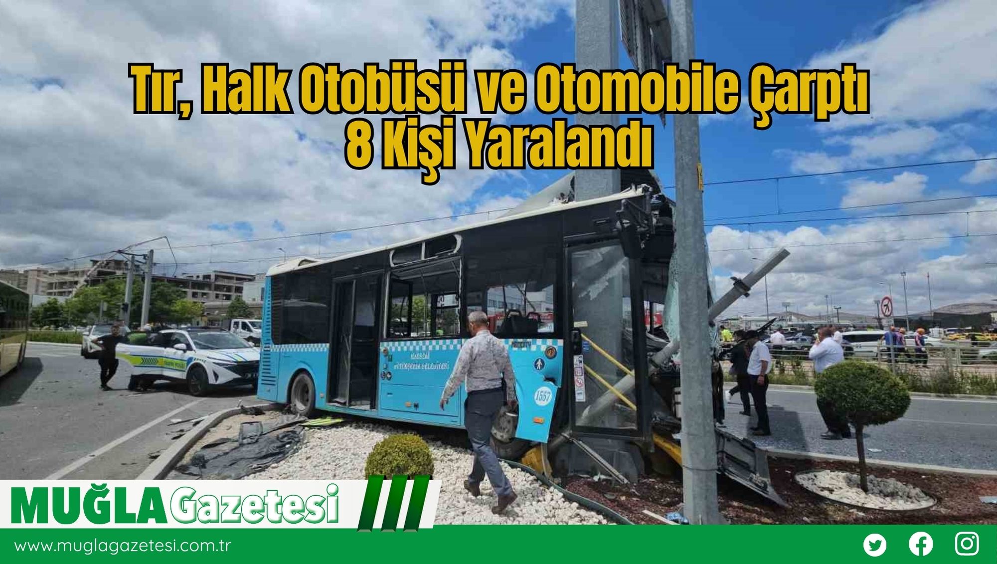 Tır, Halk Otobüsü ve Otomobile Çarptı: 8 Kişi Yaralandı