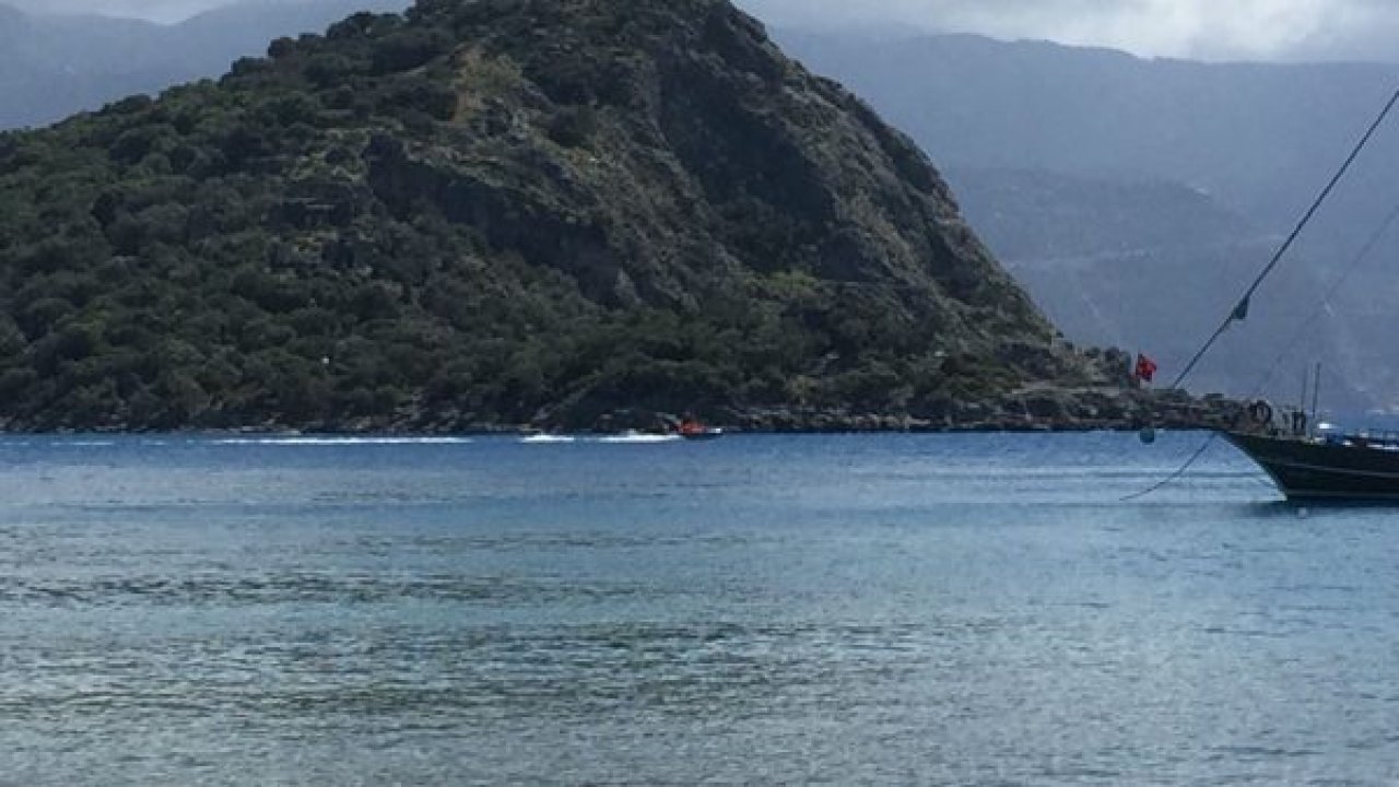 70 dalgıcın bulunduğu tekne battı