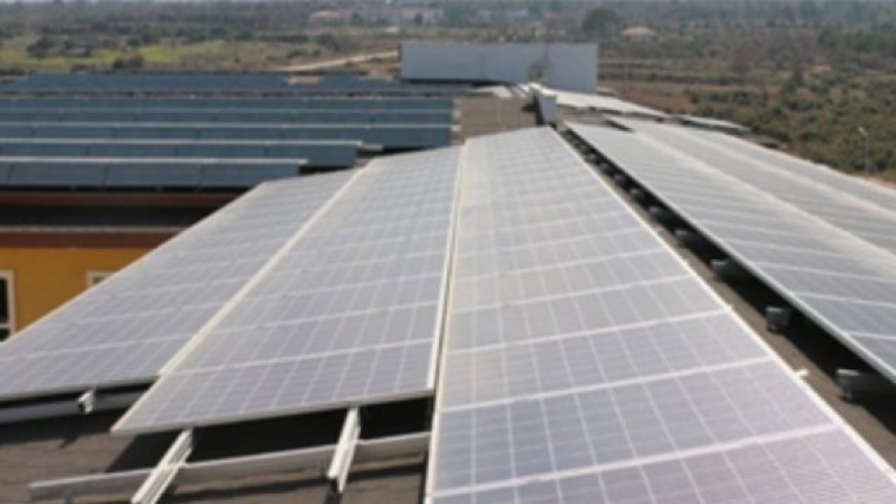 Çatısında yeri olan hem elektrik üretecek