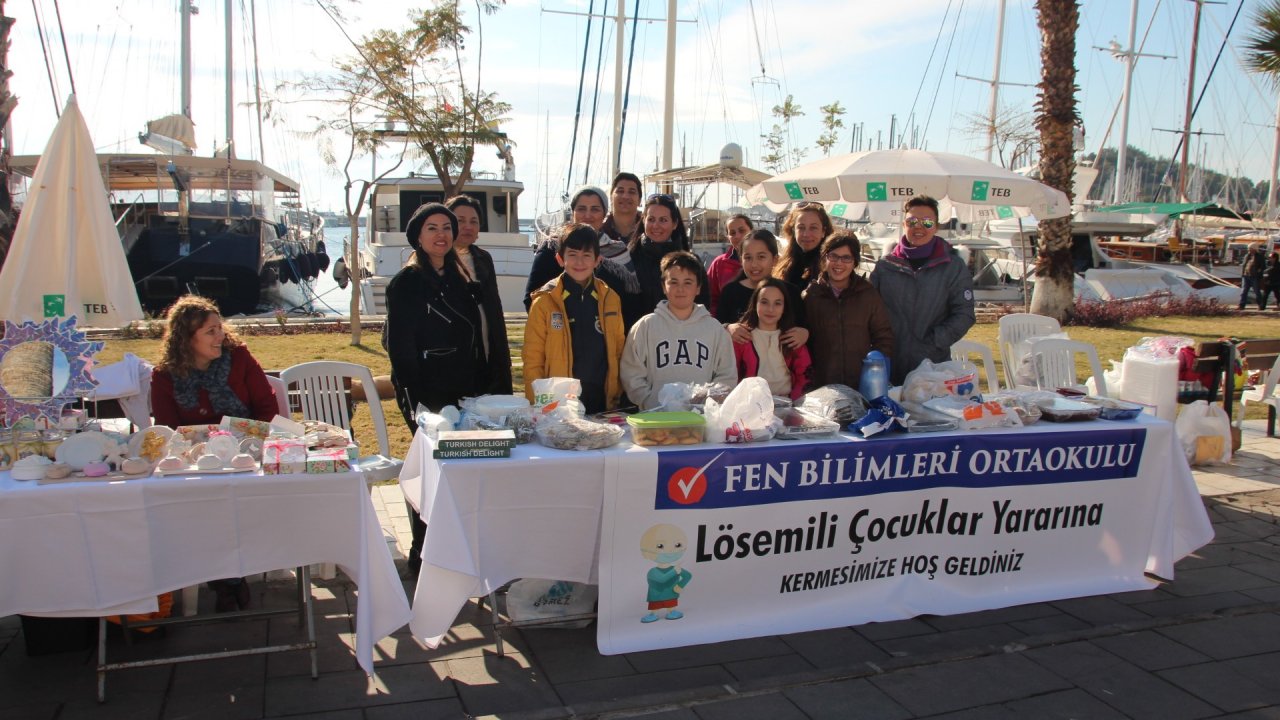 Lösemi hastaları için kermes düzenlediler