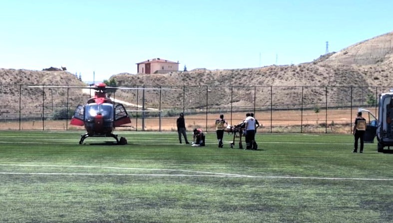 Darende’de Eli Kesilen Vatandaş Helikopter Ambulansla Hastaneye Sevk Edildi