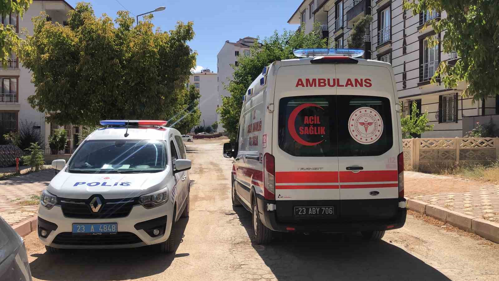 Ses Yapıyor Diye Sokakta Oynayan Çocuğa Saldırdı