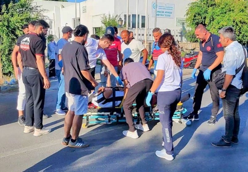 Bodrum'da Motosiklet Sürücüsü Yola Savruldu