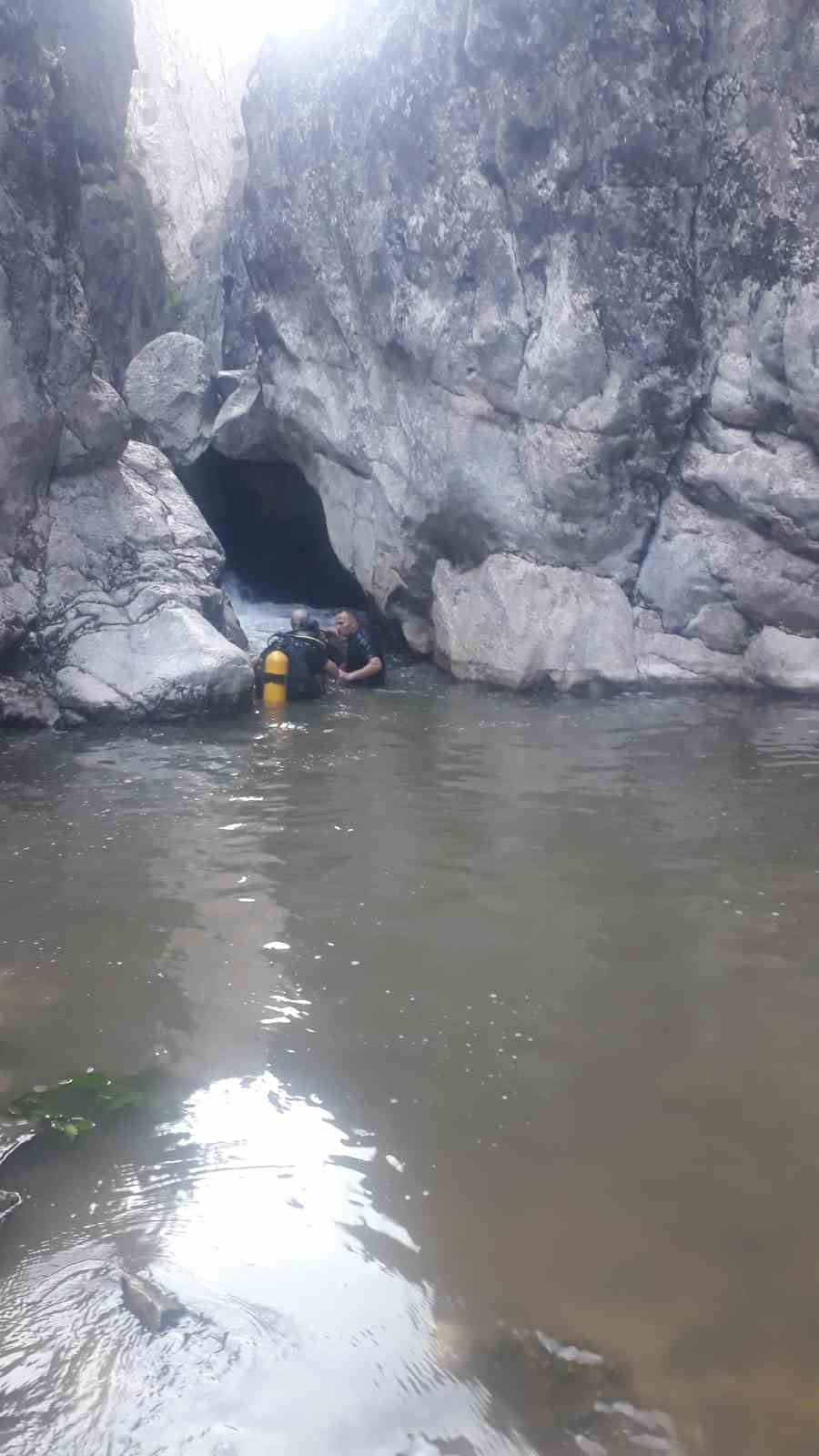 Kanyonda Dengesini Kaybedip Suya Düşen Şahıs Hayatını Kaybetti