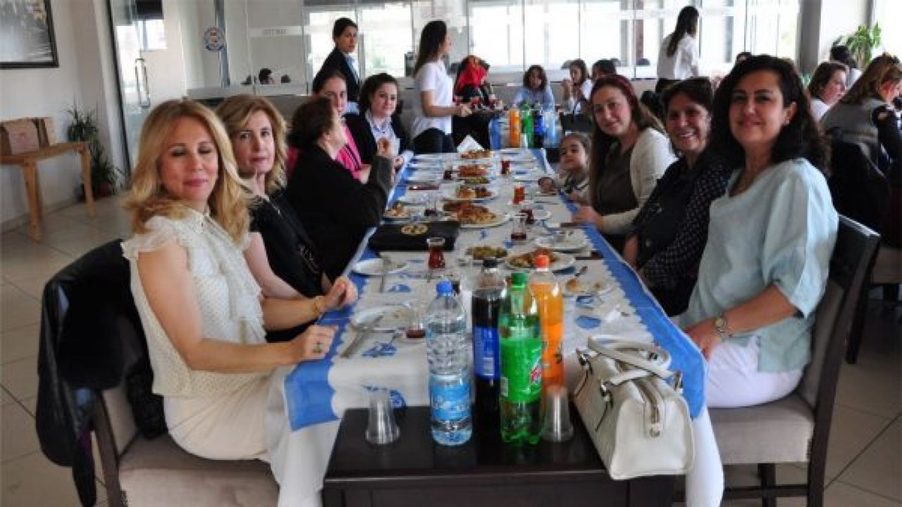 Polis eşleri buluştu