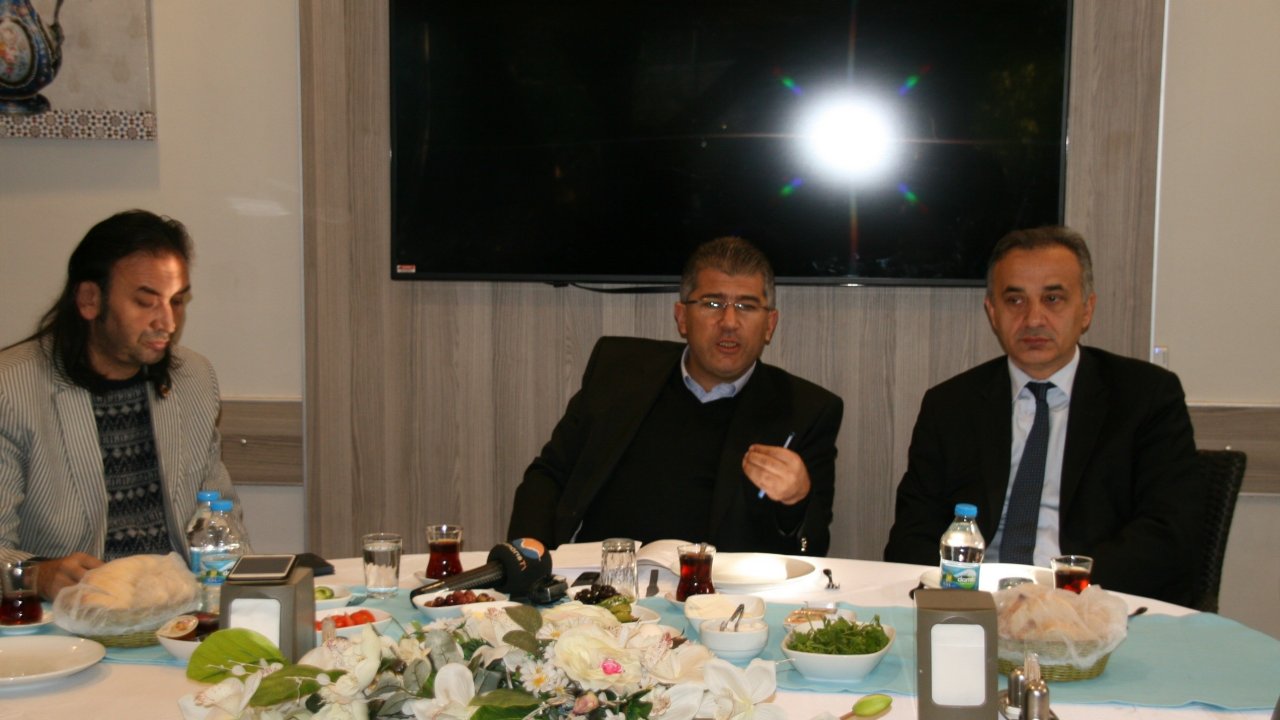 Öztürk Marmaris’te gazetecilerle buluştu