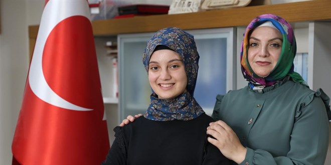 Depremde Kaybettiği Babasına Verdiği Sözü Tuttu: LGS'de Türkiye Birinciliği Elde Etti