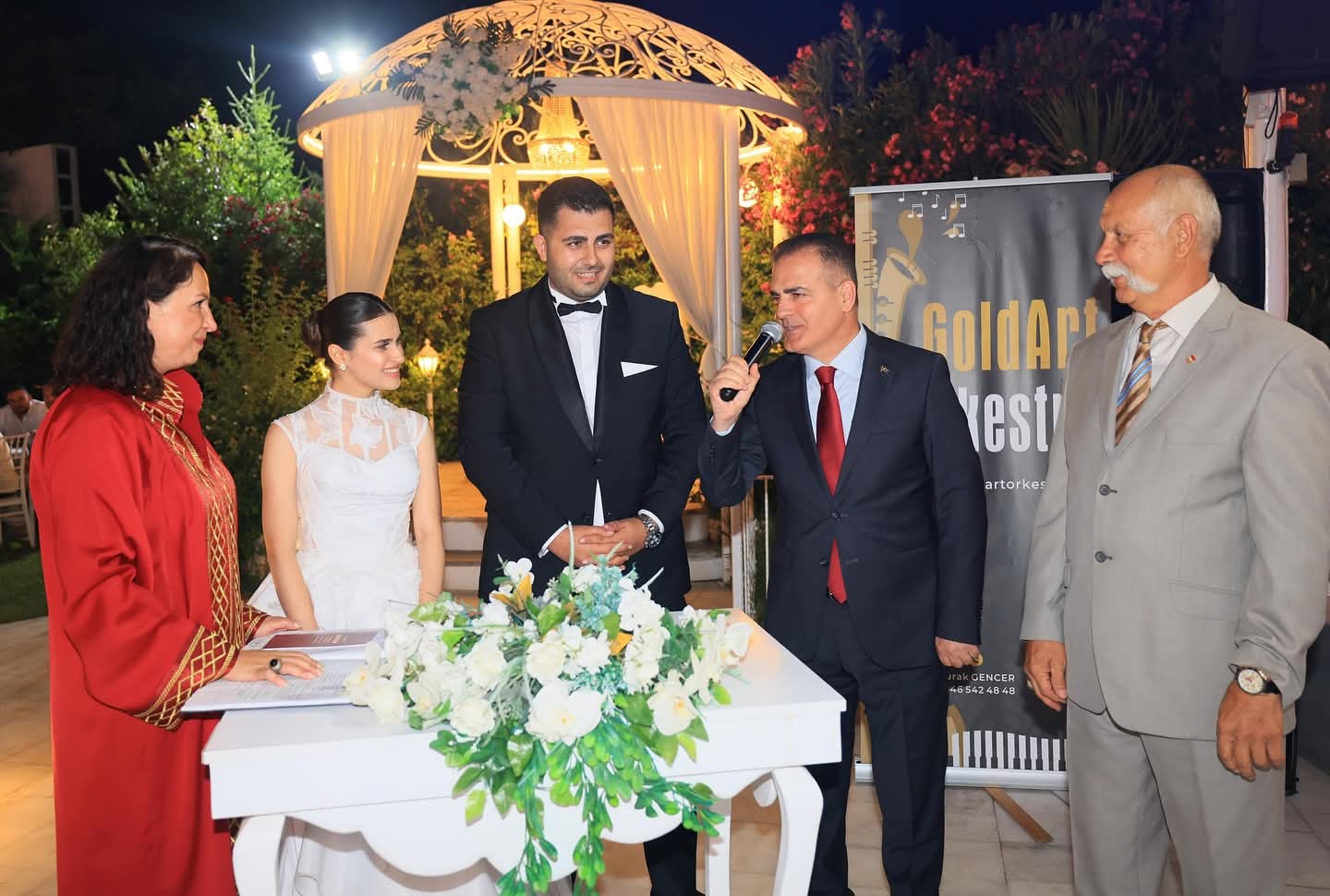 İdris Akbıyık, Ökten Çiftinin Mutlu Gününe Şahitlik Etti