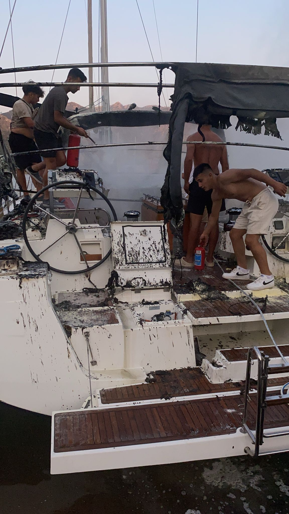 Marmaris'te Lüks Tekne Alevlere Teslim Oldu