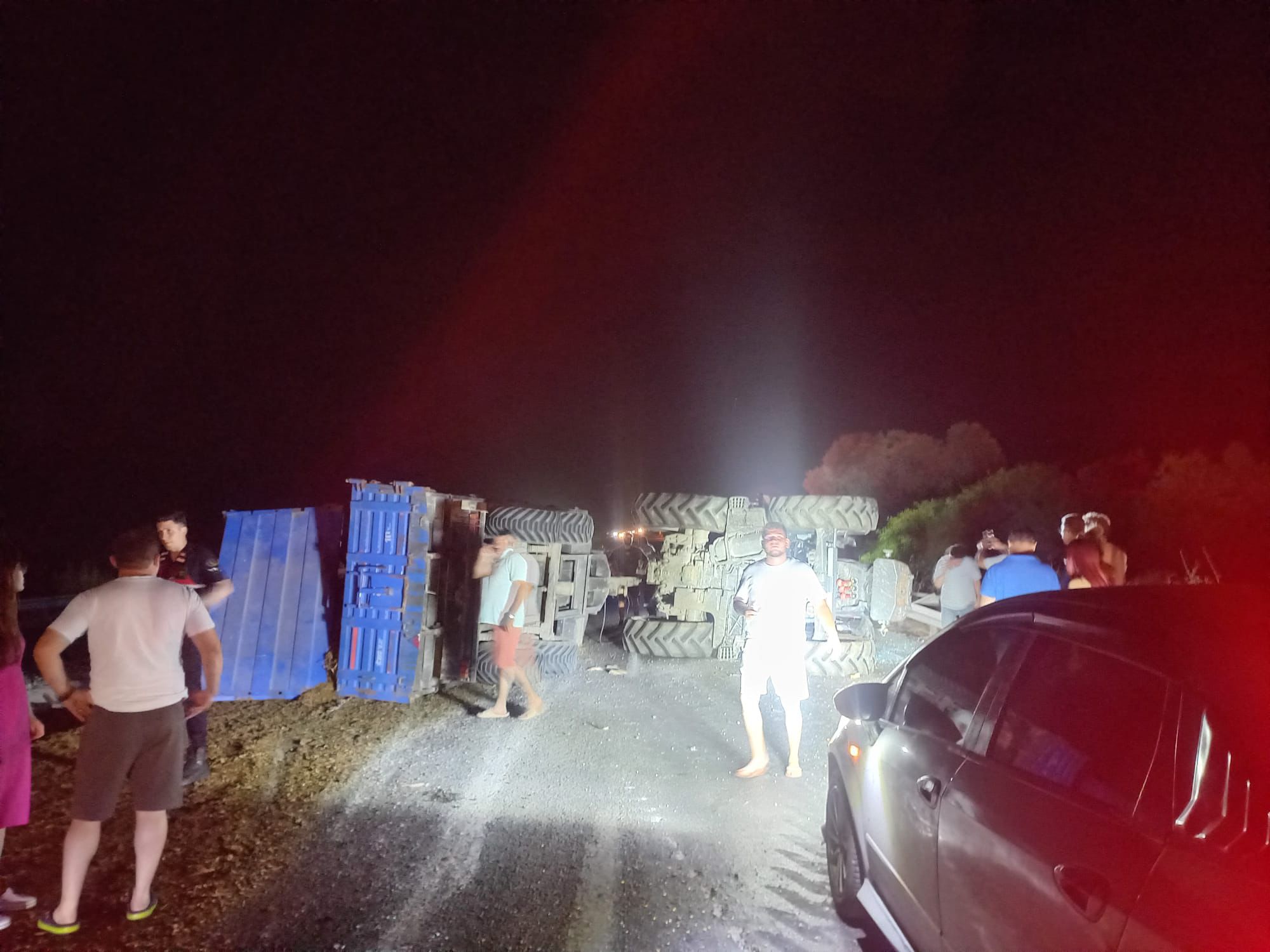 Muğla'da Traktör Kaza Yaptı, Tünelde Trafik Durdu