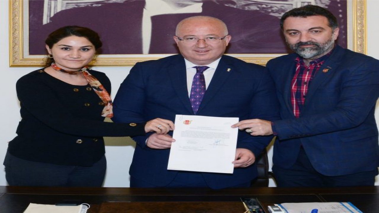 Cemiyet, Meslektaşlarının İsimlerini Yaşatacak