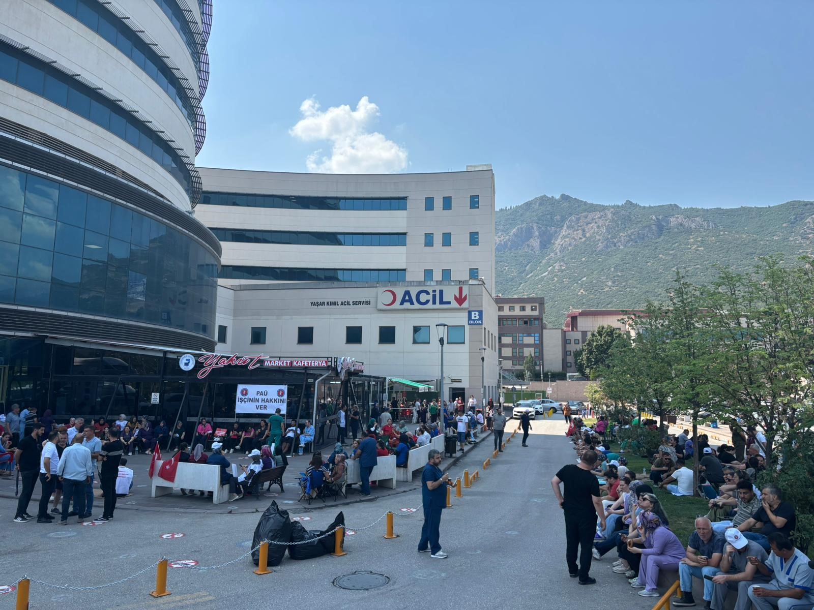 Pamukkale Üniversitesi Hastanesinde Eylemler Büyüyor: 250 Kişi İş Bıraktı