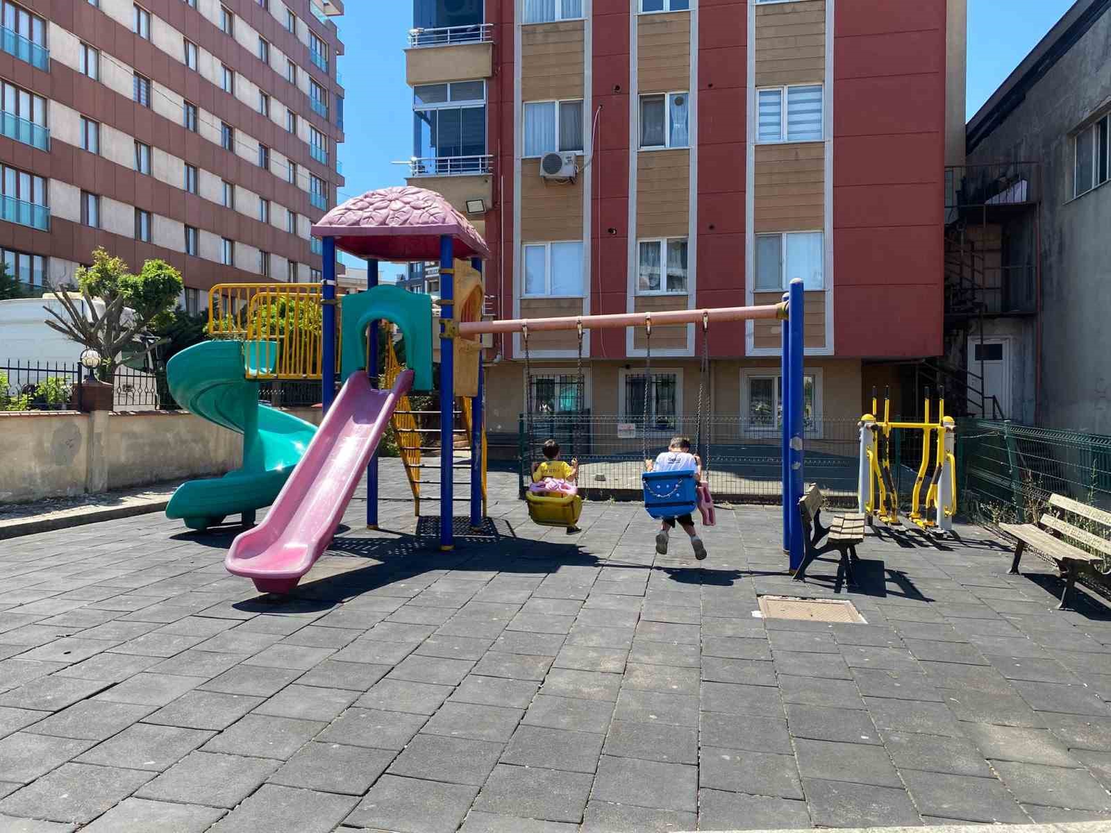 Demir Kapı Can Aldı: 10 Yaşındaki Eymen Hayatını Kaybetti