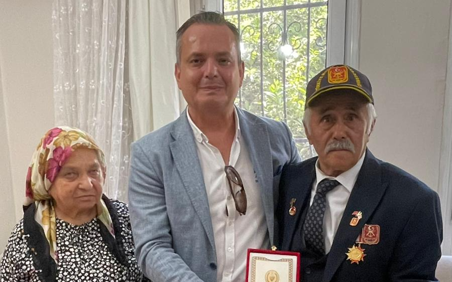 Fethiyeli Kıbrıs Gazisi Abdurrahim Kısa’ya Madalya ve Berat Takdim Edildi