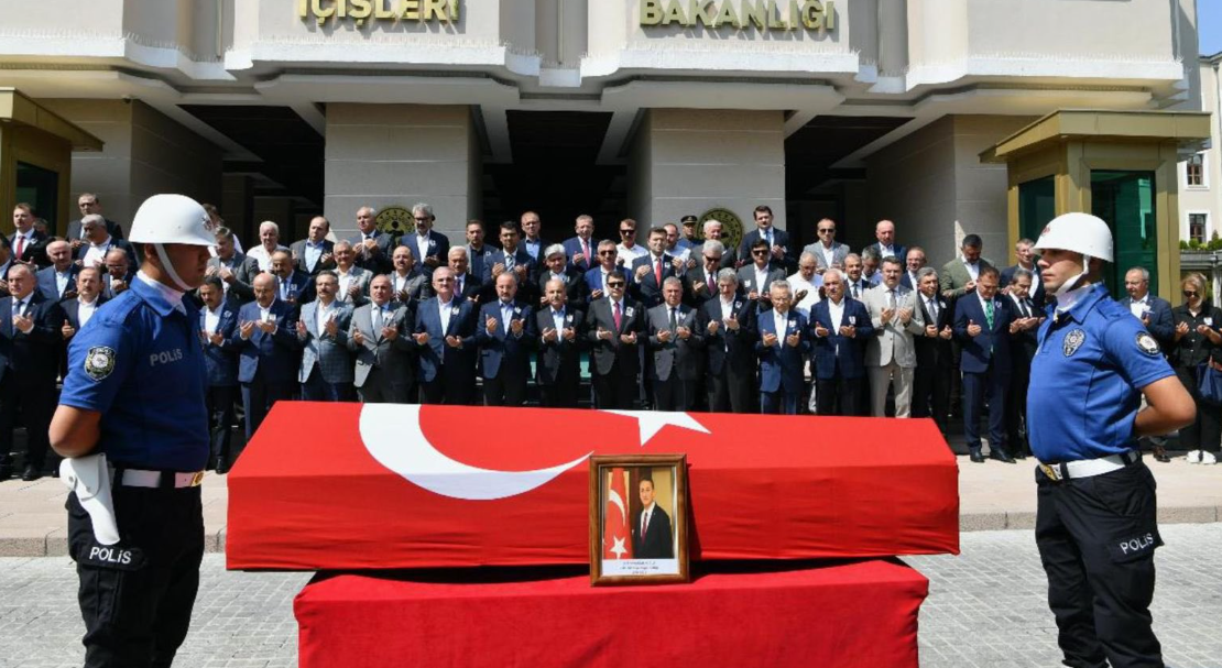 Vali Akbıyık'tan Duygusal Paylaşım