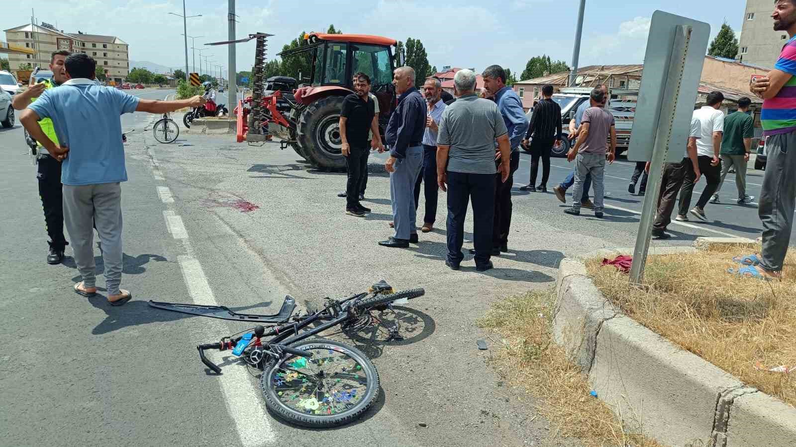 Minibüs Yan Yattı, 14 Yaşındaki Bisikletli Çocuk Hayatını Kaybetti