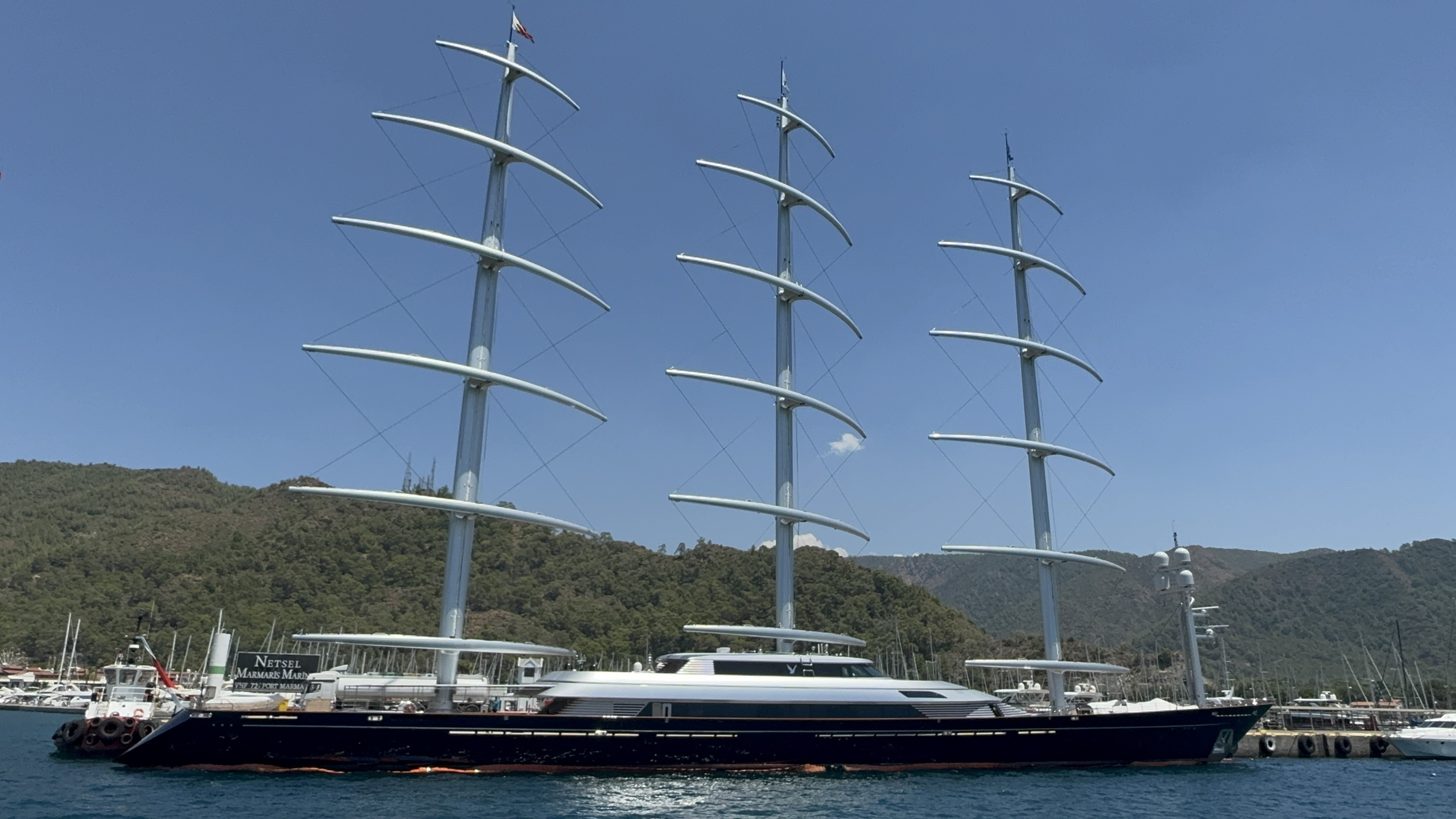 Milyarlık 'Maltese Falcon' Marmaris'te 2,5 Milyonluk Yakıt İkmali Yaptı