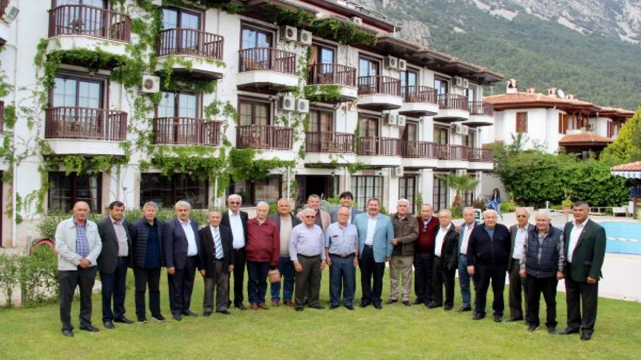 Eski Başkanlar Akyaka'da Buluştu