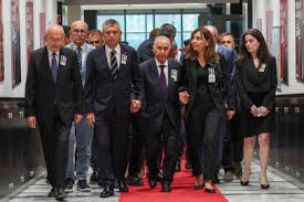 Cenazede Soğuk Rüzgarlar: Kılıçdaroğlu Özel’in Safında Yer Almadı, Bahçeli ile Sohbet Etti