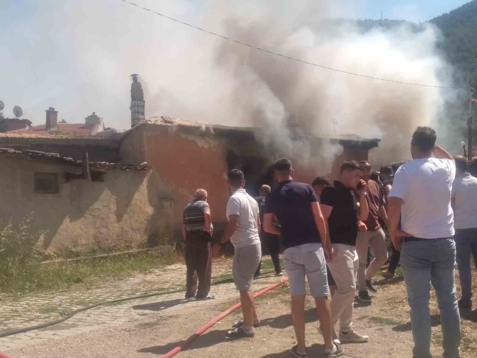 Müstakil Evde Yangın: Dumandan Etkilenen Kişi Hayatını Kaybetti