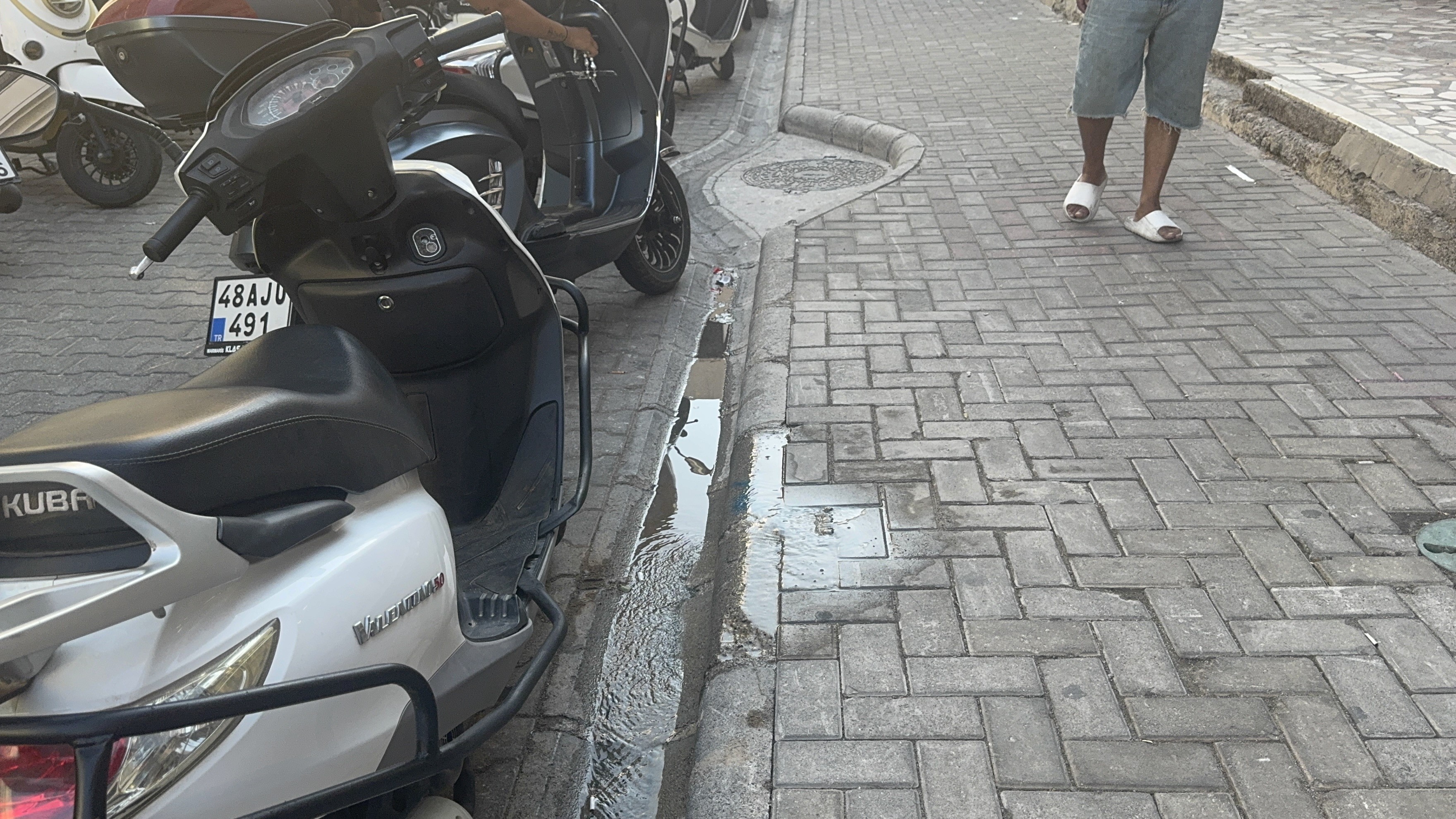 Marmaris’te Patlayan Boru 5 Gündür Akıyor: Tonlarca Su Yolda