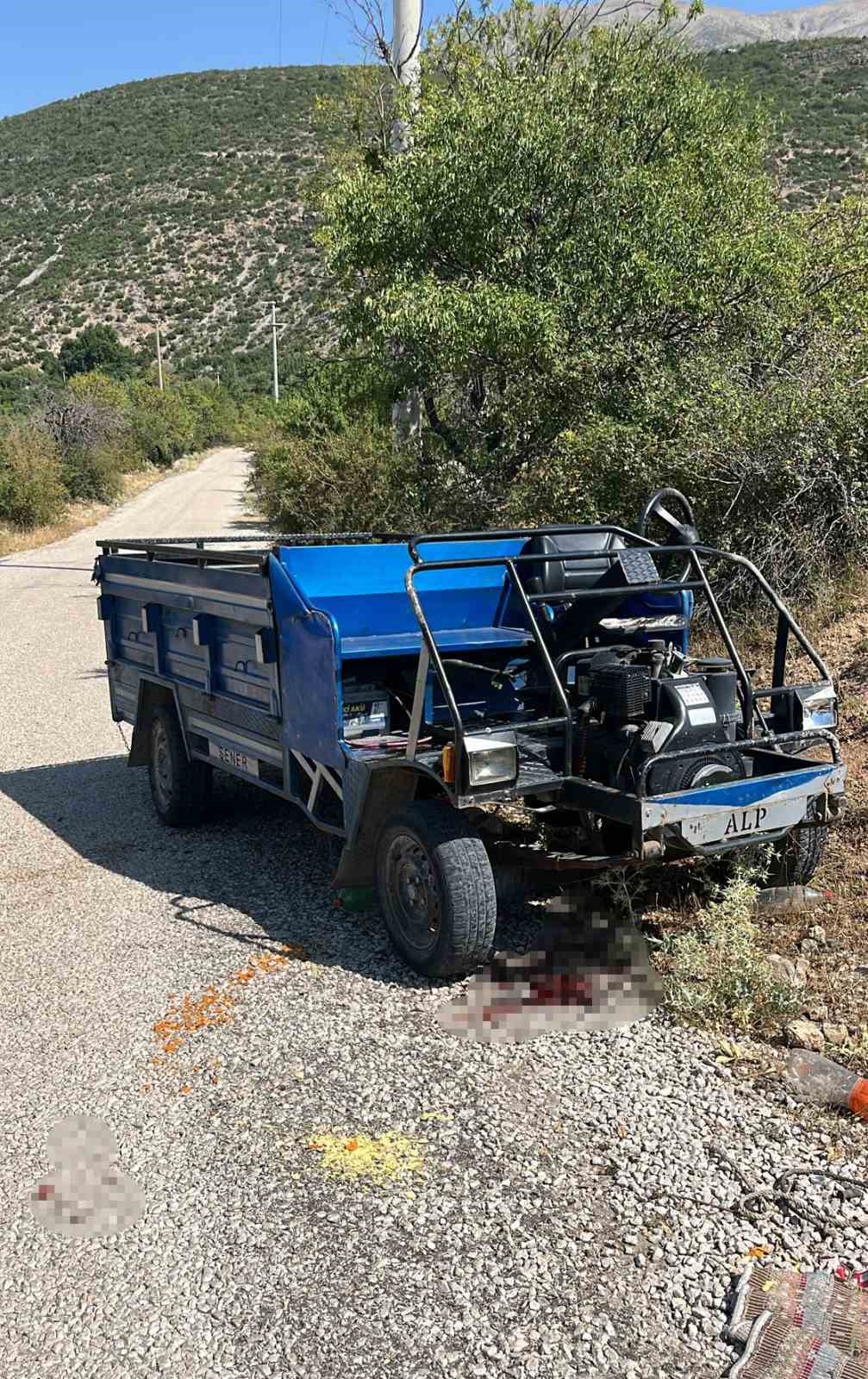 Genç Yaşta Acı Son: Tarım Aracı Devrildi, 1 Ölü 3 Yaralı